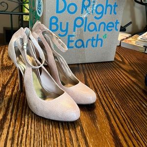 Pink Jennifer Lopez heals